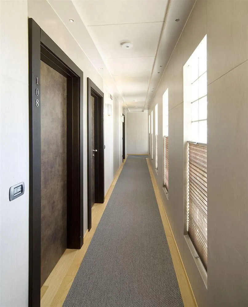 Comfort Hotel Fiumicino Airport