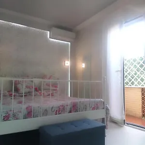 Rosilienza Private Spa, Patio Garden Free Trasfer To & From Airport Apartment