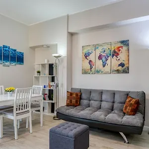 Stunning Flat By The Sea And The Airport Apartment